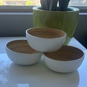 Tommy Bahama White with Wood Grain Bowl Set
